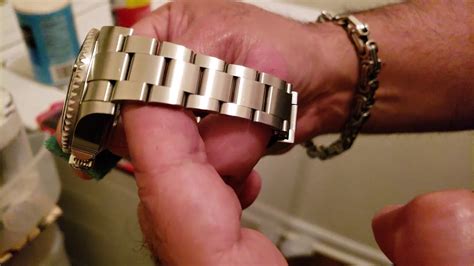 rolex oyster bracelet leaving marks on skin|How to Remove Scratches from Your Rolex Bracelet.